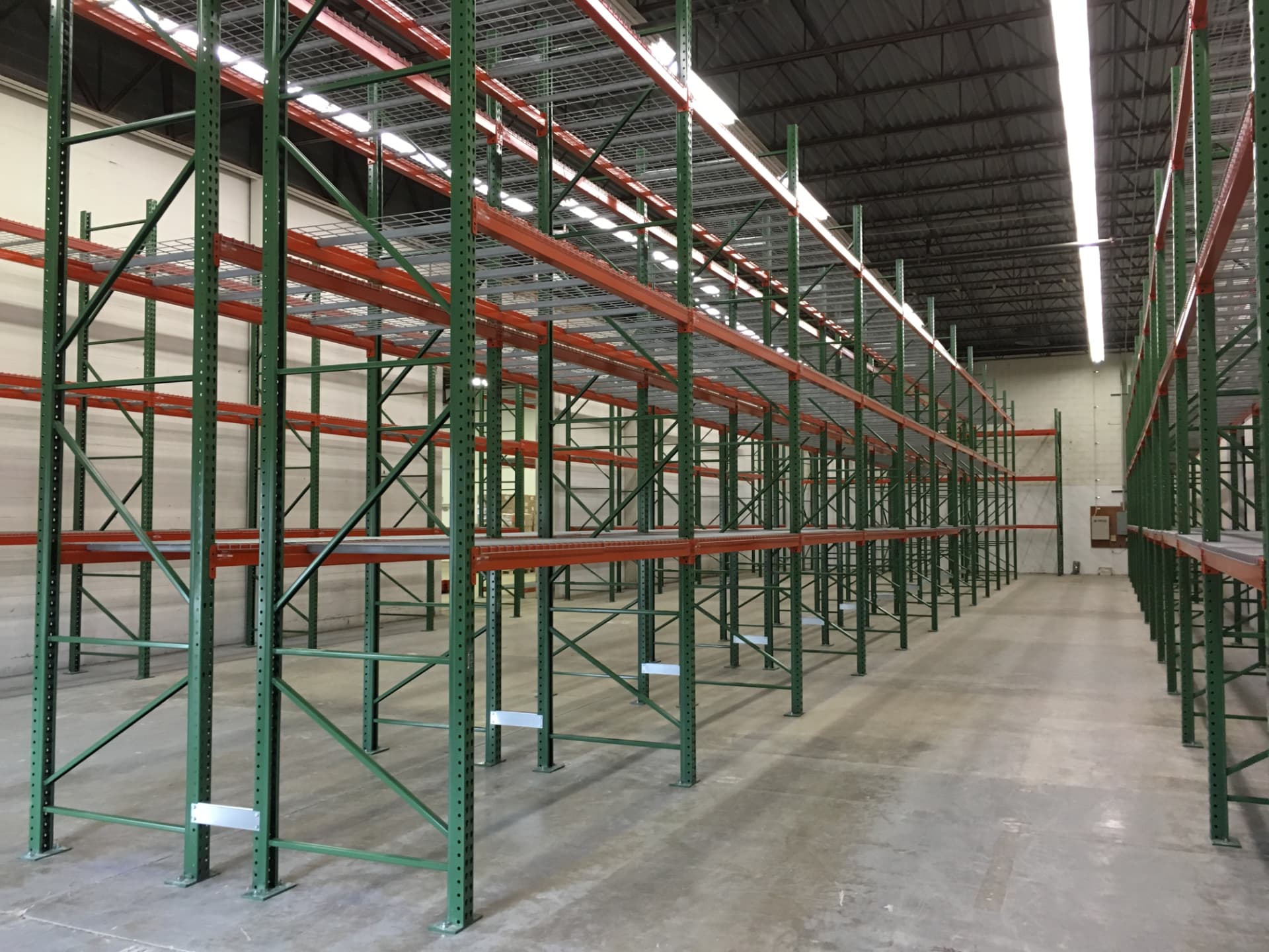 Warehouse pallet racking installation