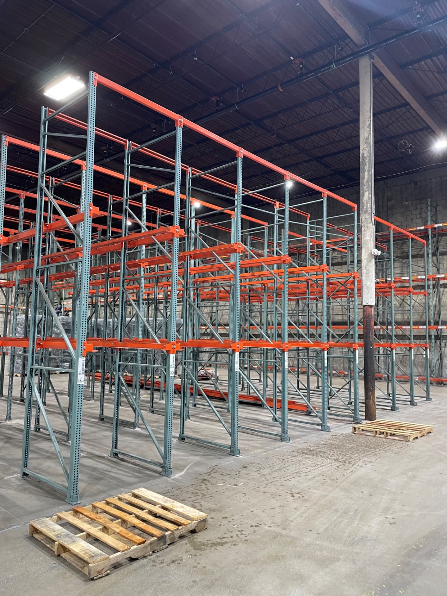 Warehouse pallet racking installation